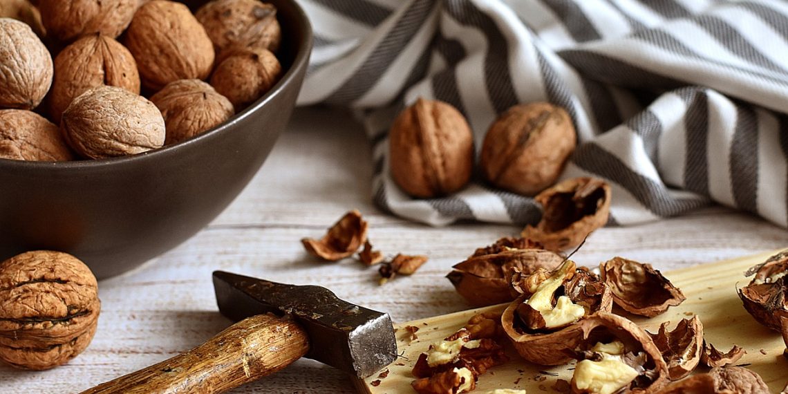 nuts, walnuts, food