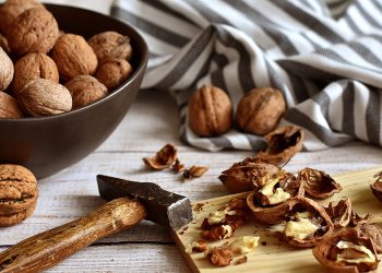 nuts, walnuts, food